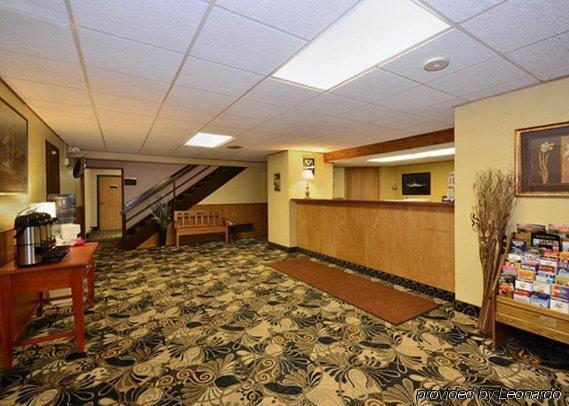 Econo Near Miller Hill Mall Hotel 2*